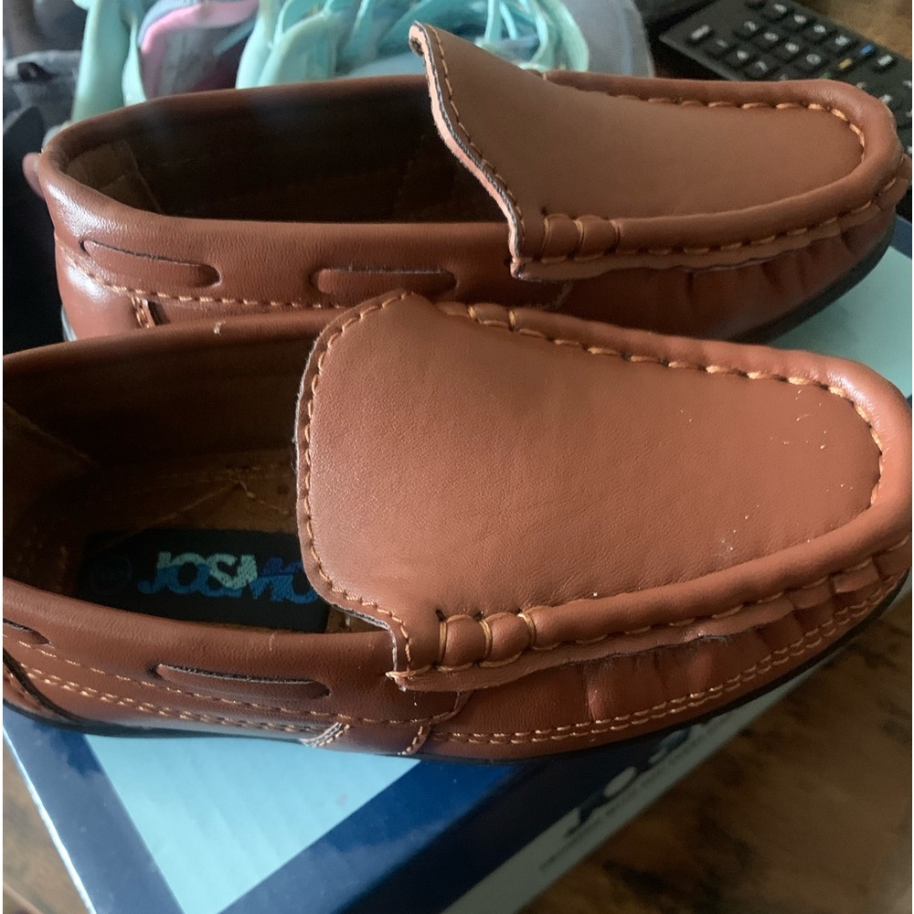 New size 6 toddler loafers